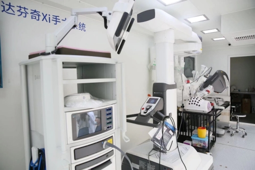 達(dá)芬奇科普行揚(yáng)州站成功舉辦，手術(shù)機(jī)器人來揚(yáng)三年已造福700余患者