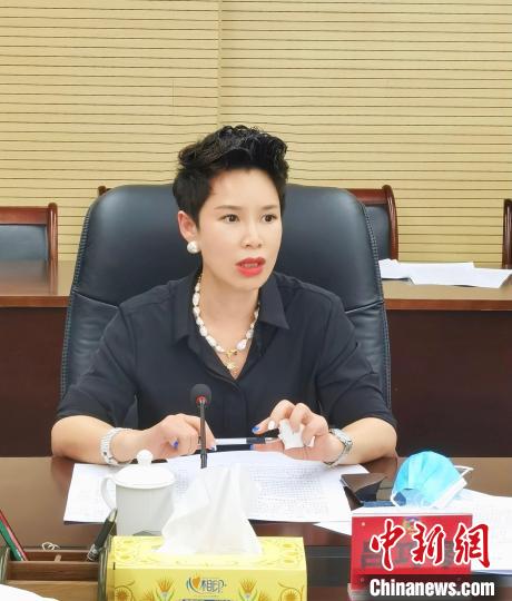 寧德市政協(xié)委員交流發(fā)言。　張小軍 攝